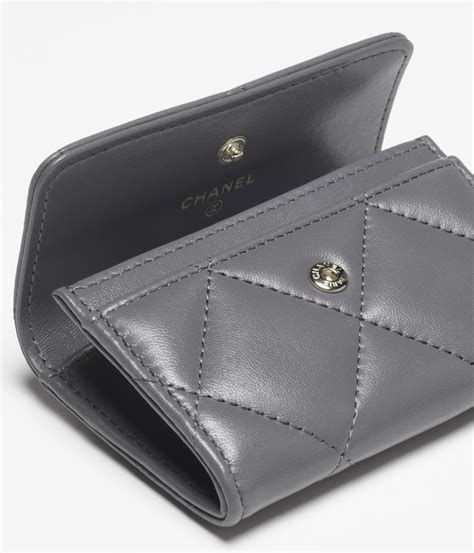 chanel 19 flap card holder|chanel new season card holder.